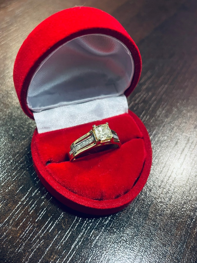Złoty pierścionek z Diamentem 1,42ct