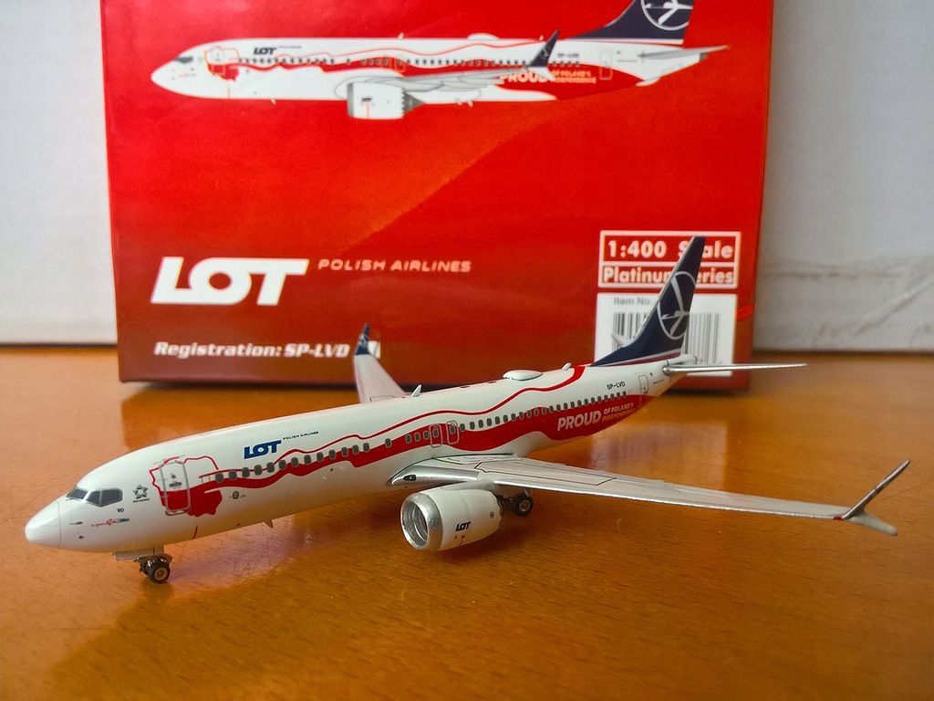 Boeing 737 Max 8 1:400 SP-LVD Phoenix Specialny