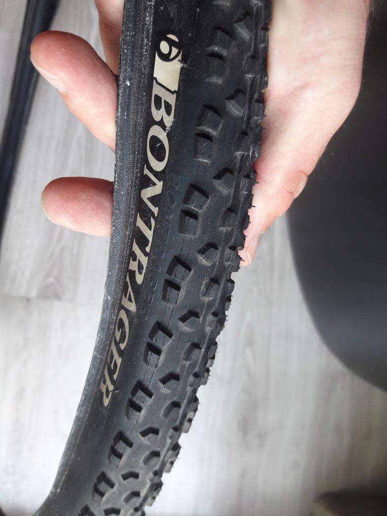 BONTRAGER CX3 TEAM ISSUE 700×32 Bontrager CX3 Team Issue Folding Tyre - 700 x 32c | Sport