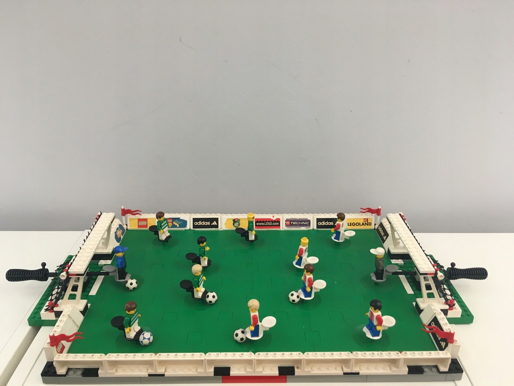 LEGO ZESTAW 3409 BOISKO DO GRY W PIŁKĘ NOŻNĄ + INS