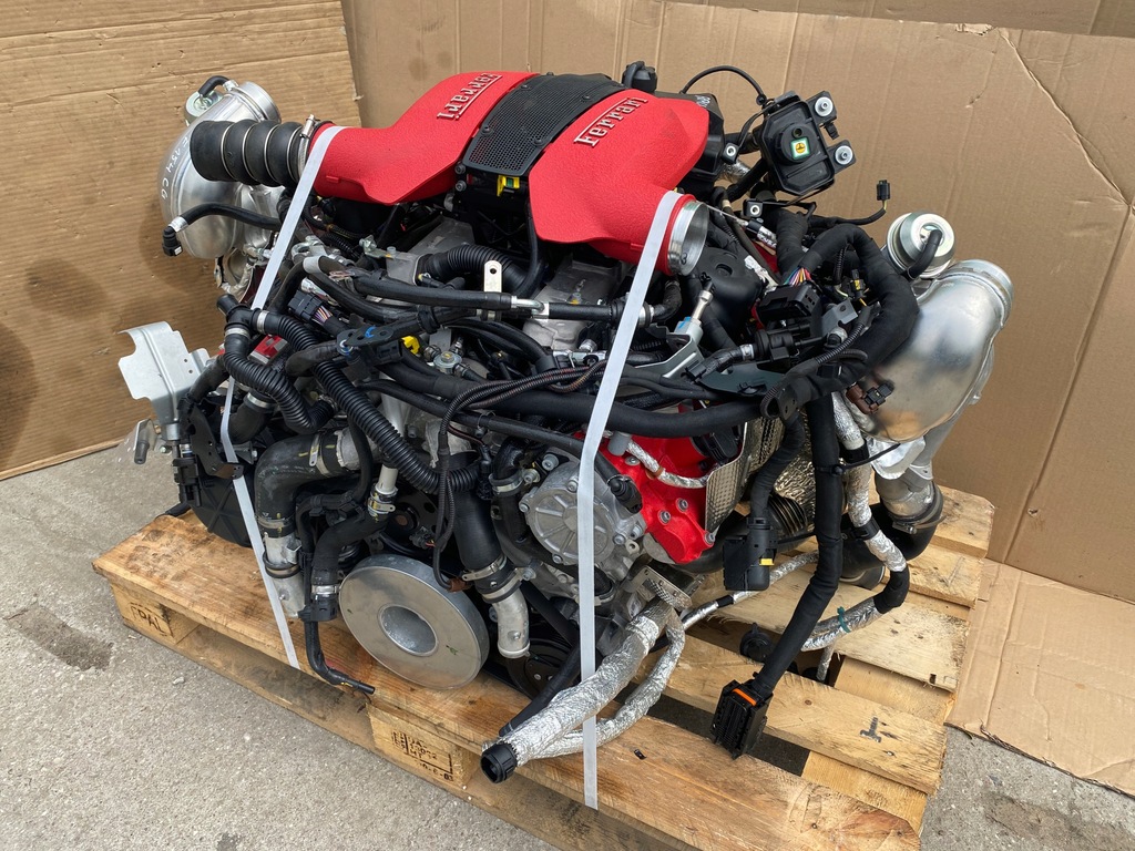 Ferrari F8 Silnik Engine F154CG Kompletny jak nowy 13243057230