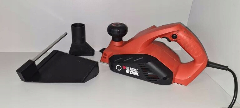 STRUG BLACK&DECKER KW712 WALIZKA