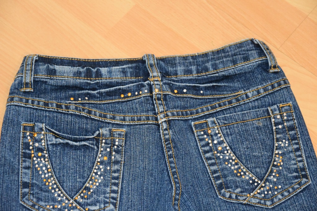 Krótkie spodenki rybaczki jeans 134 SUPER