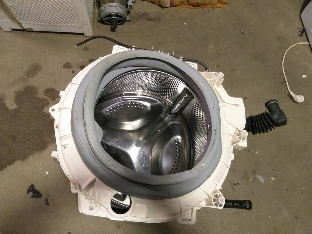 Zbiornik bęben pralki Indesit XWE71283