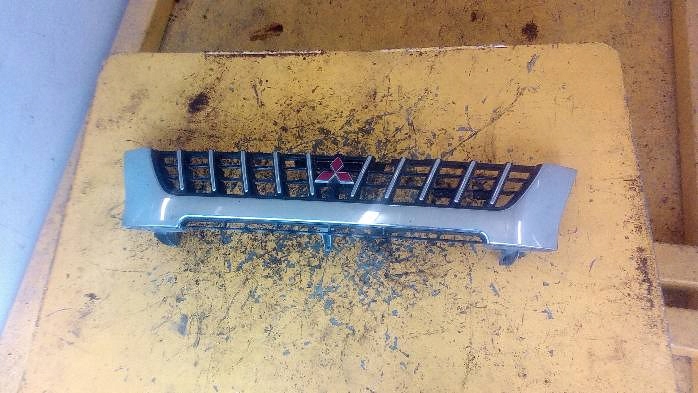 Grill Atrapa Mitsubishi L200