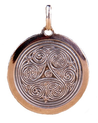 Triscal Amulet