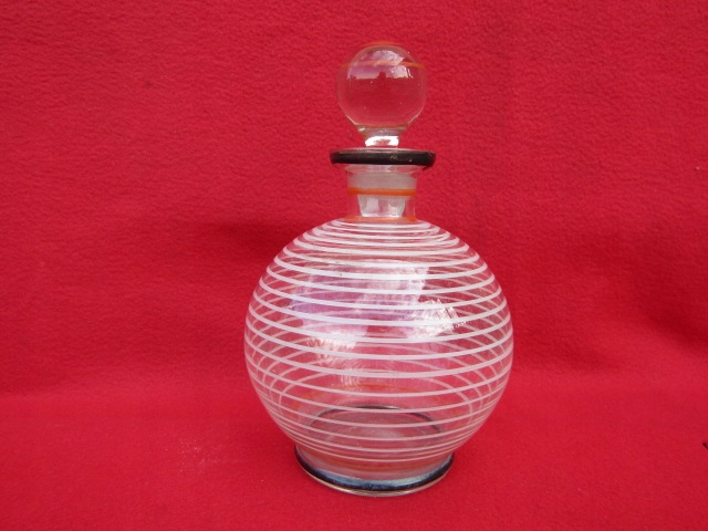 SZKLANA PĘKATA KARAFKA NA NALEWKI ART DECO OZDOBA DOMU BARKU