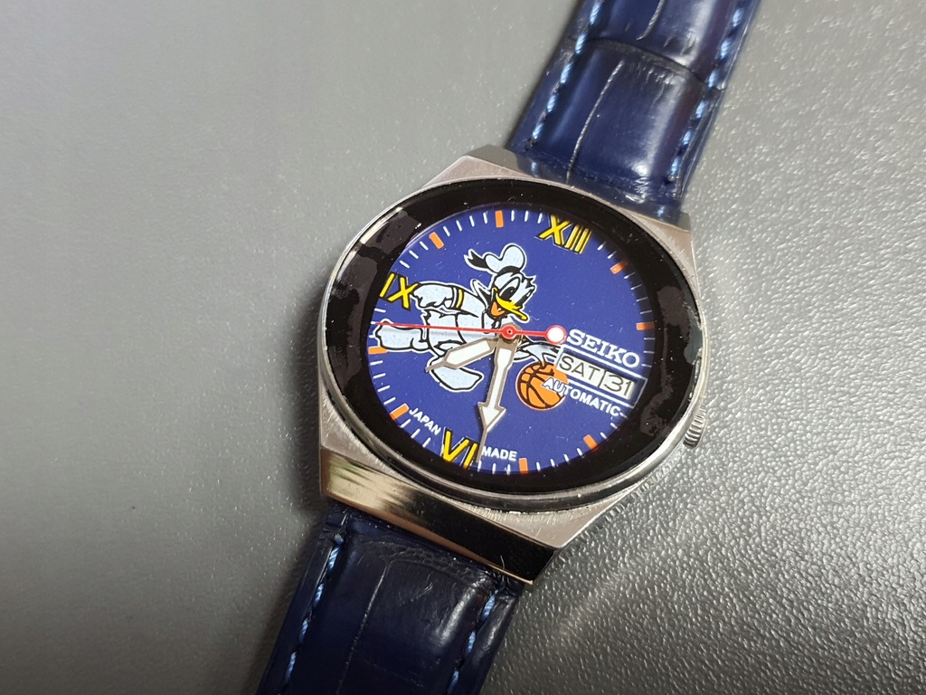 seiko 5 donald duck