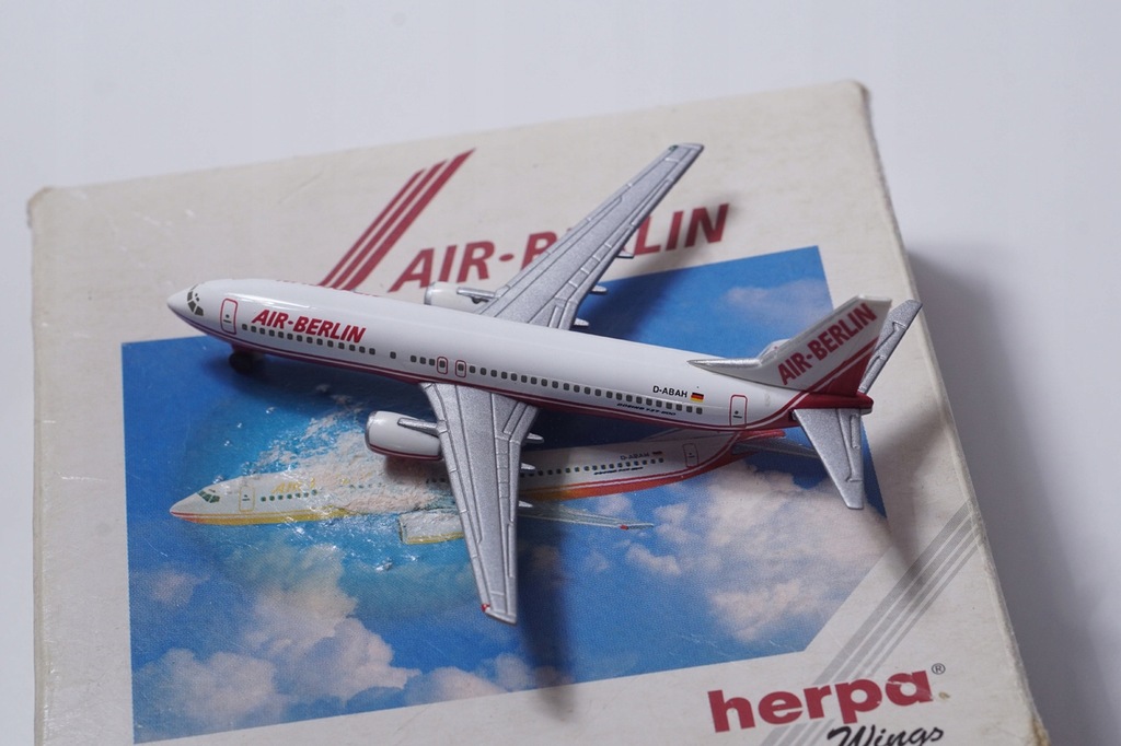 Herpa Maquette Avion Arajet Boeing 737 Max 8 - HI1078, Echelle 1/500, Model, Pièce De Collection, D'avion Sans Support, Figurine Metal