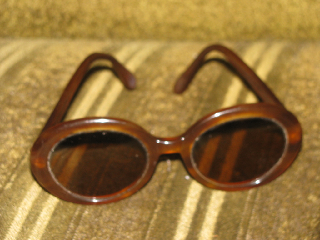 Damskie okulary przeciwsłoneczne z lat 60-tych