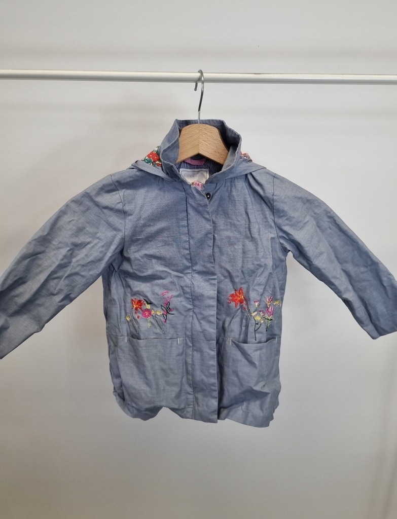KURTKA DZIEWCZĘCA Z KWIATOWYM HAFTEM I KAPTUREM 98 924