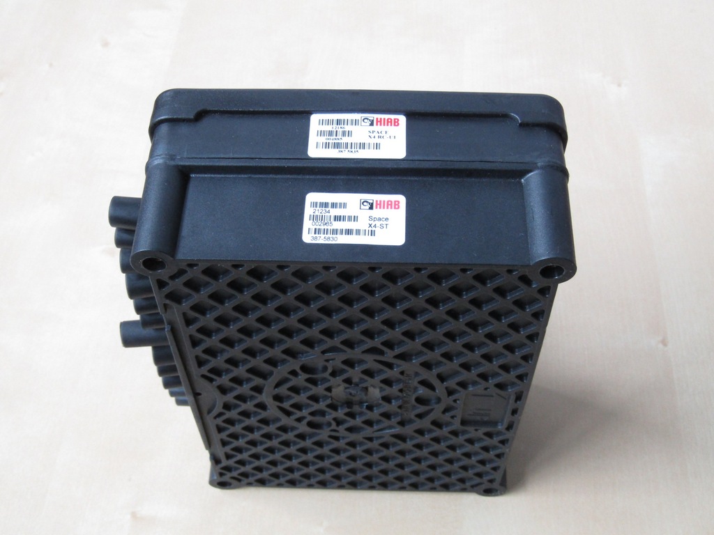 Купить HIAB SPACE X4 RC + ПАНЕЛЬ УПРАВЛЕНИЯ HIAB X4 ST отзывы, фото и характеристики на Aredi