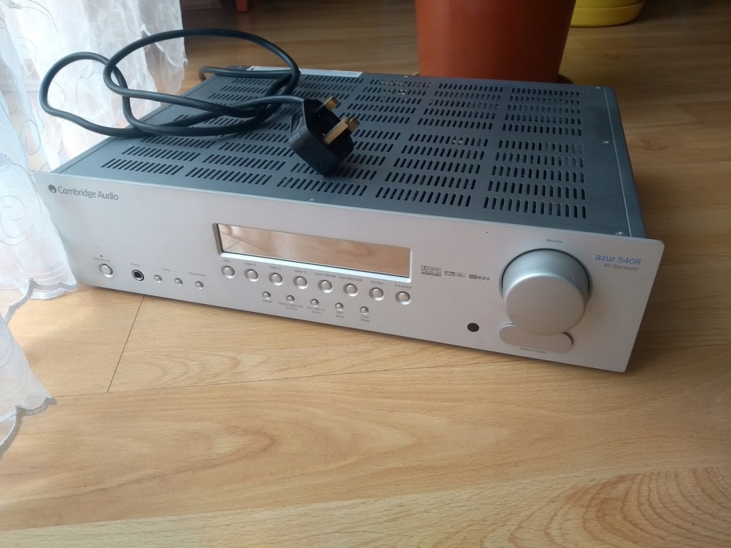 amplituner Cambridge Audio Azur 540R V2.0 + pilot