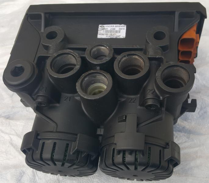 модлятор ебс на мантга. модулятор ebs ман тгс. модулятор wabco 4801020300. блок кран ebs man tga. модулятор ebs 2-х канальный man tga/tgs/tgx.