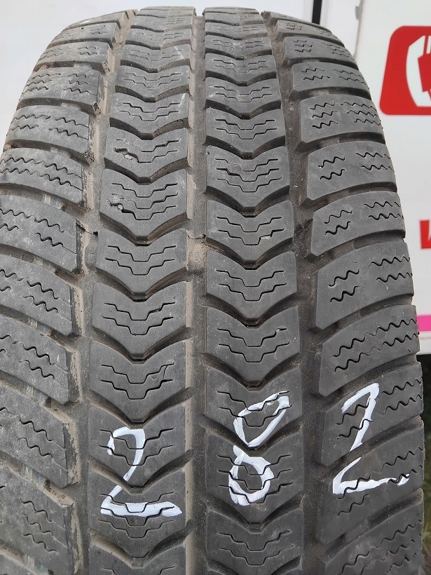 Semperit Van-Grip 2 215/65R16 109/107R opona 6,8mm 4516