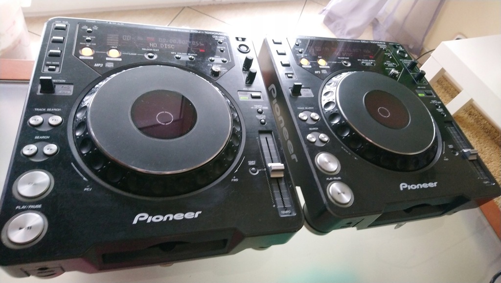 2 x Pioneer CDJ 1000 MK3