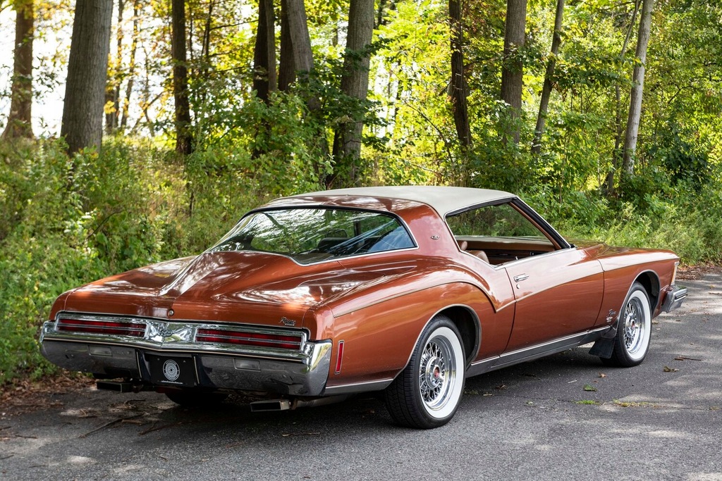 Przepiękny Buick Riviera "GS" Boat Tail