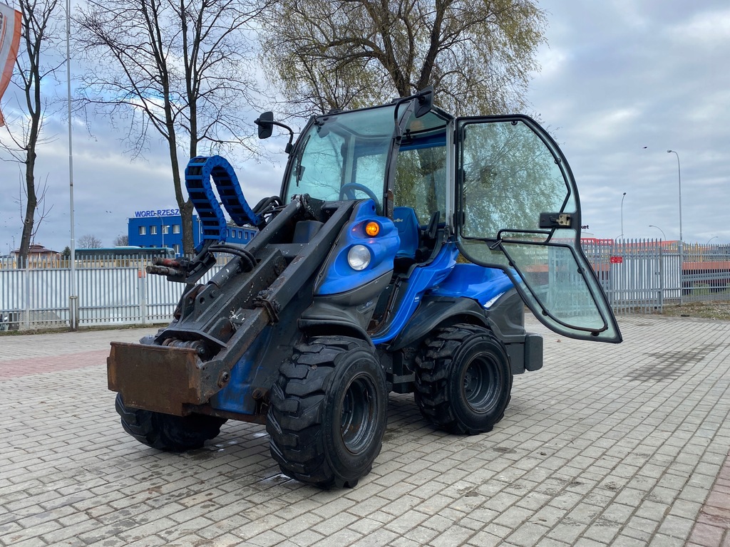 Mini ładowarka Multione 840DT używana 69000 netto