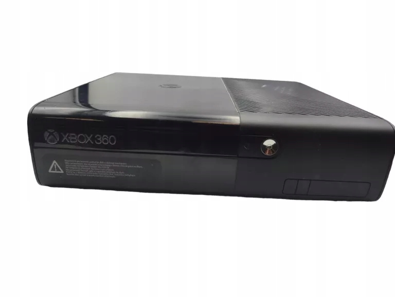 KONSOLA XBOX 360 E + PAD