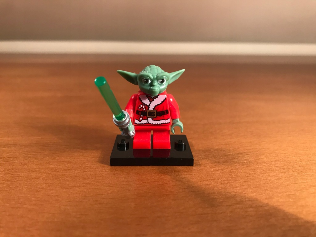 LEGO Star Wars figurka Santa Yoda Święta miecz 9974149579