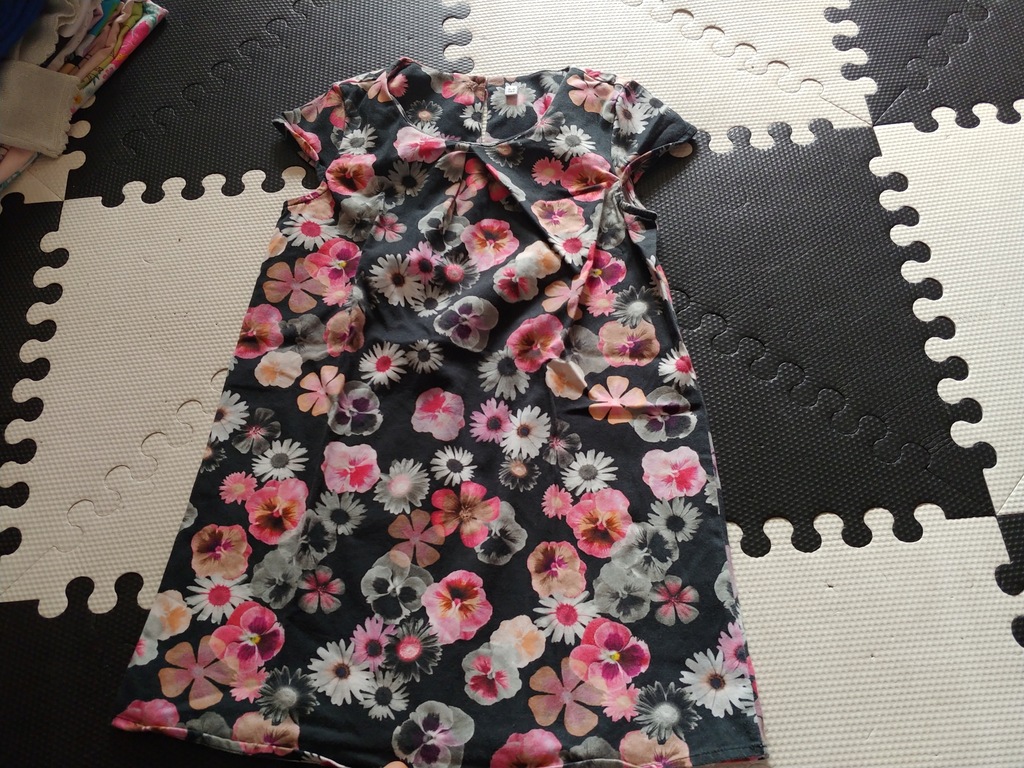 M&S śliczna sukienka w kwiaty 116cm 5-6l bdb