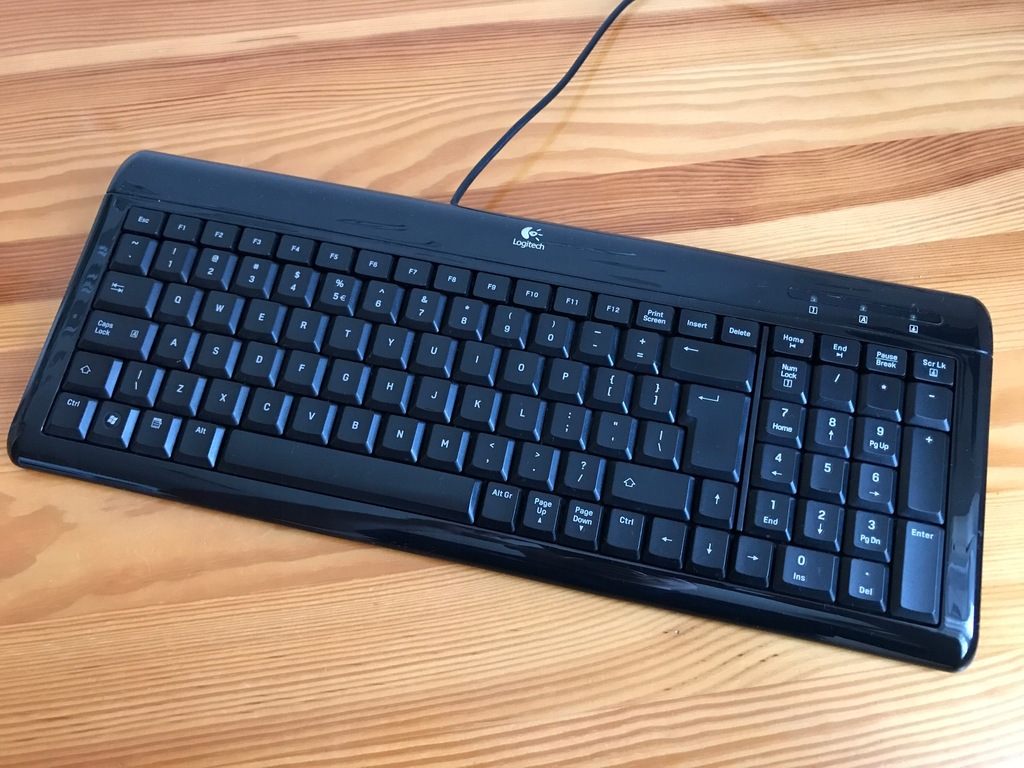 Logitech Ultra Flat Keyboard / USB / Jak nowa