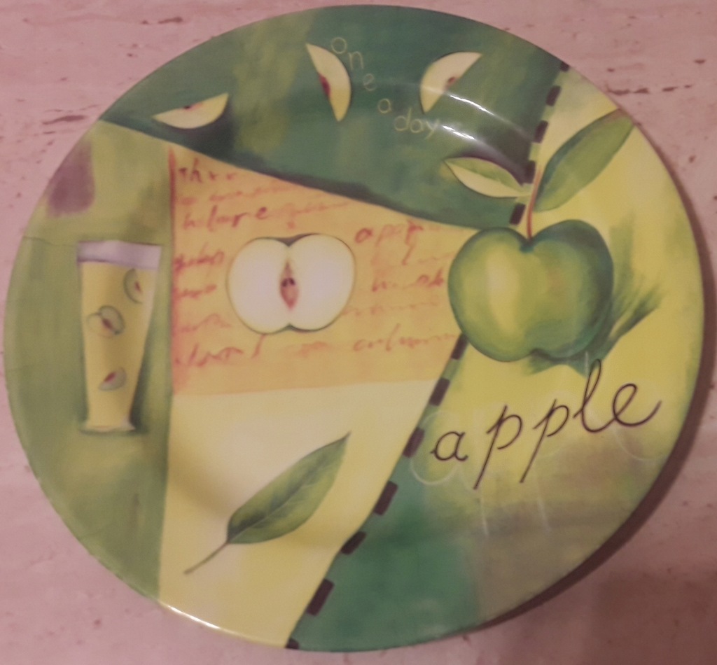 Talerz deserowy z melaminy jabłko 20 cm dla dzieci
