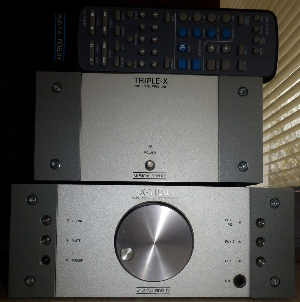 Musical Fidelity X-T100 (hybryda, phono MM, pilot)