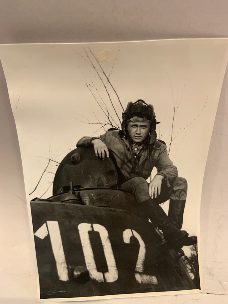 JANUSZ GAJOS JAKO JANEK W FILMIE CZTEREJ PANCERNI I PIES FOTOS 12,4 x 8,6CM