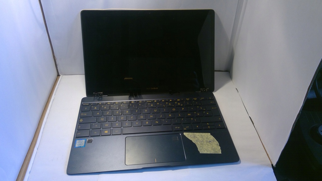 Laptop Asus Zenbook UX390U 12,5 niebieski K11