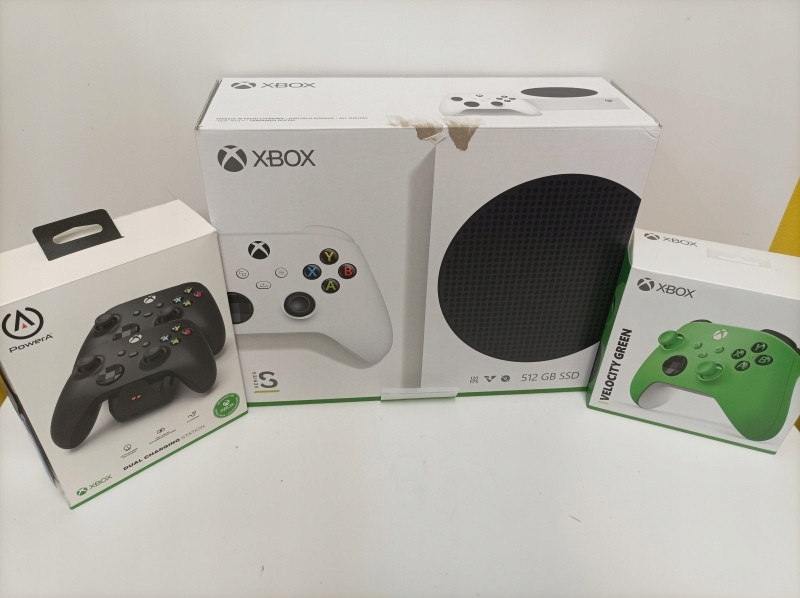 Konsola Xbox Series S + dwa pady + ładowarka