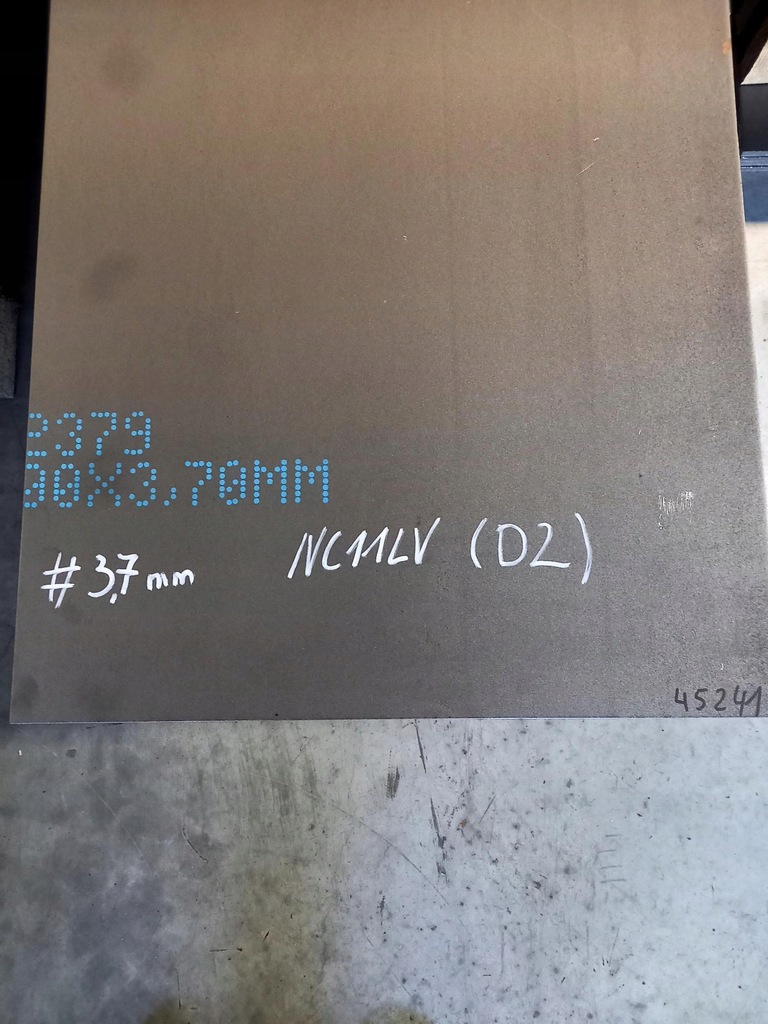Stal NC11LV / D2 /1.2379, formatka #3,7x100x250 mm