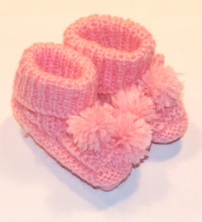 Buciki różowe z pomponami dla niemowlaka- nowe