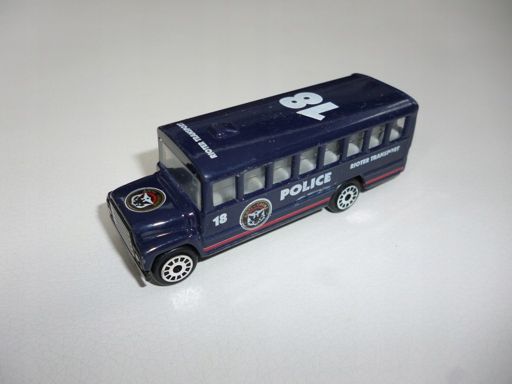 Autobus Police USA China model autko resorak