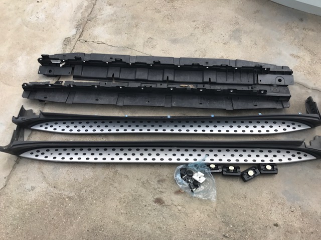 Пороги oem gl 166. Пороги мл 164. Подножки на мерседес мл 164. Mercedes ml250 пороги. Пороги мл 164.