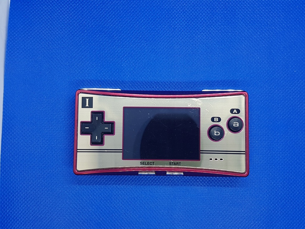 Game Boy Micro OXY-001 Famicom Edition