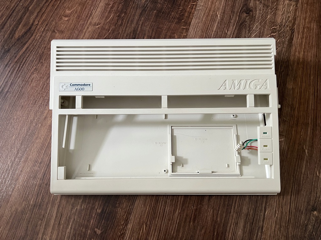 Biała, obudowa do Commodore Amiga 600