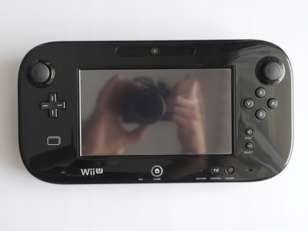 Nintendo Wii U 32GB Piano Black + Pro Controller