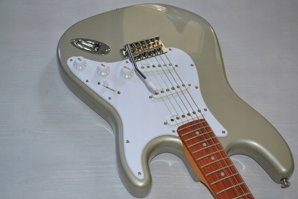 Купить ЭЛЕКТРИЧЕСКАЯ ГИТАРА HARLEY BENTON ST62 STRATOCASTER: отзывы ...