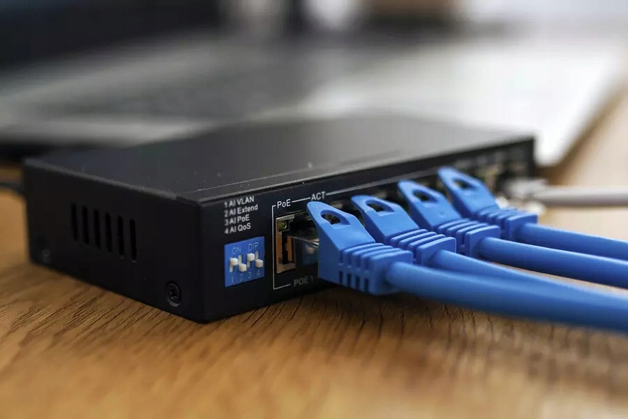 Купить Коммутатор POE 4 PORT 2xUplink 60W EUROS V2 Extralink: отзывы, фото, характеристики в интерне-магазине Aredi.ru