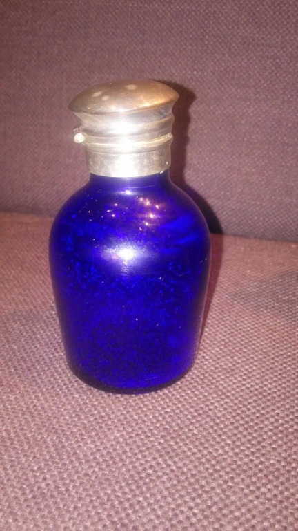 buteleczka pojemnik z kobaltowego szkła
