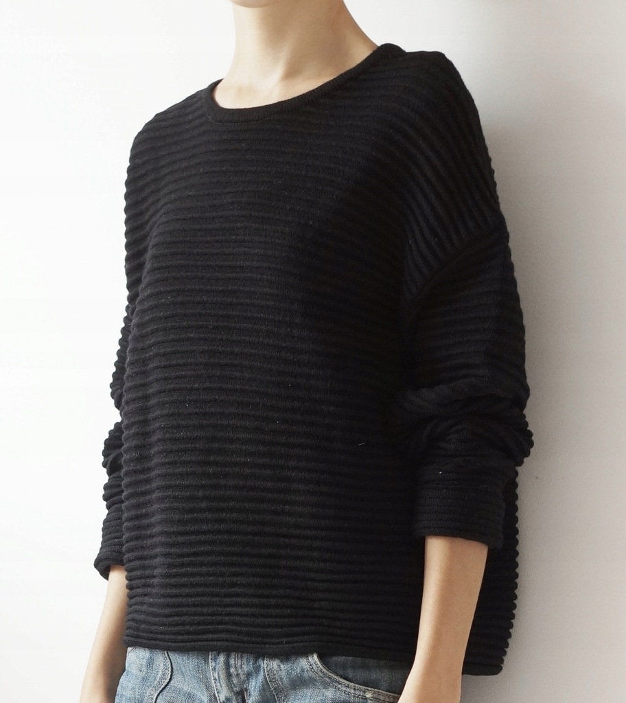wełniany sweter oversize wełna 100% faktura lużny