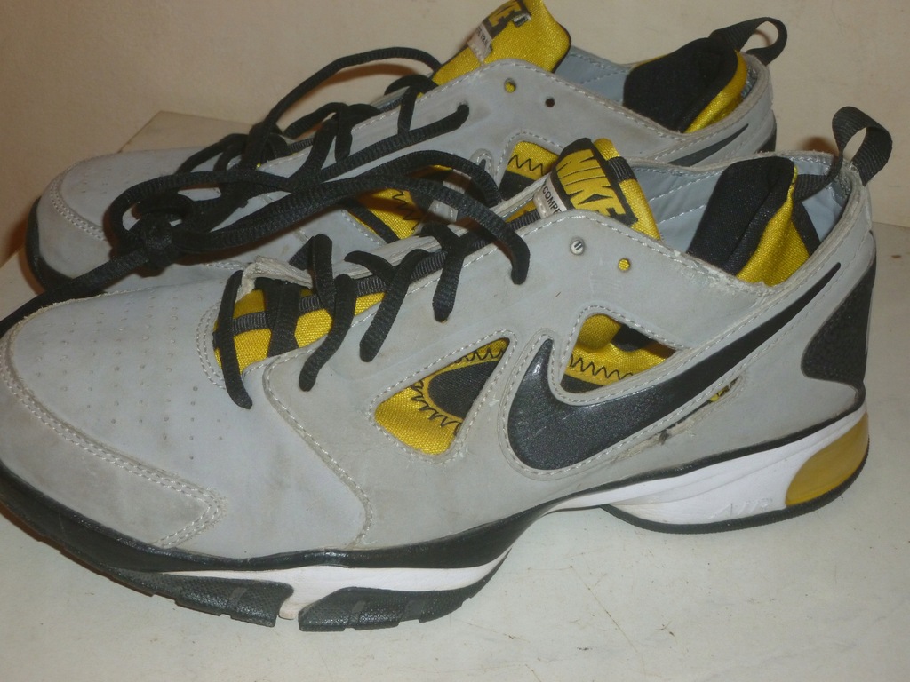 NIKE AIR COMPETE TR III-R-41-WKŁ-26CM.