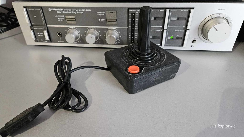 KLASYCZNY JOYSTICK ATARI Z LAT 80 DO ATARI 2600