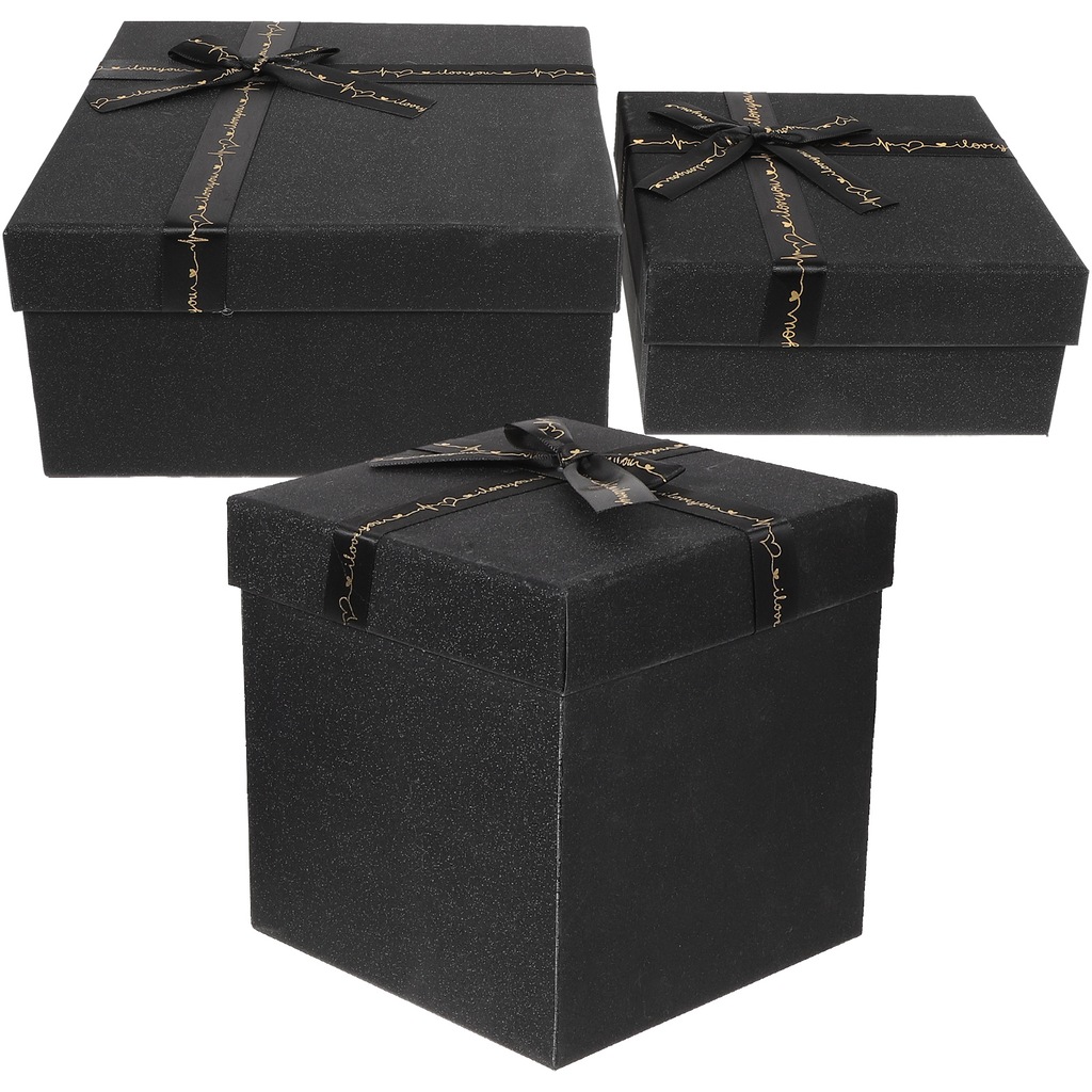 Czarny kubek z kwadratowymi filiżankami w pud