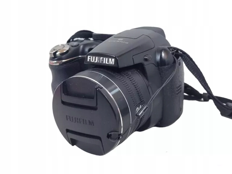 APARAT FUJIFILM FINEPIX S4200 14MPIX 24XZOOM