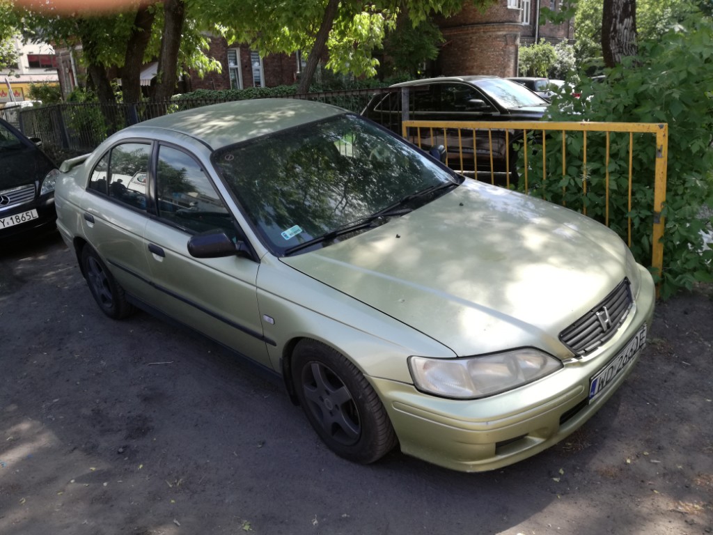 Honda Accord VI 1.8 benz 136KM