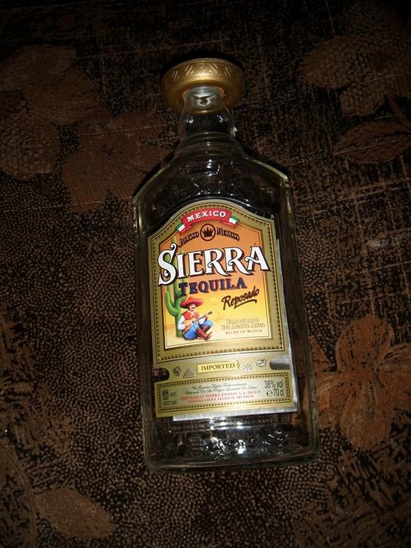 Sierra Tequila Reposado + Sombrero