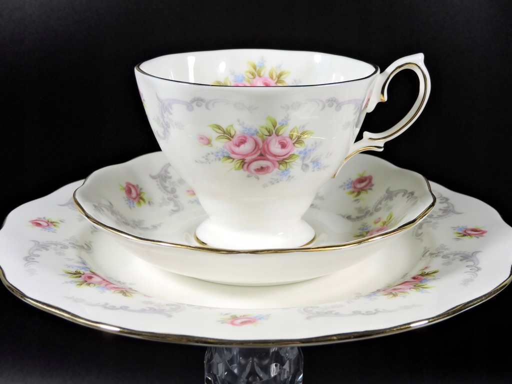 Filiżanka Anglia Royal Kent róża barok