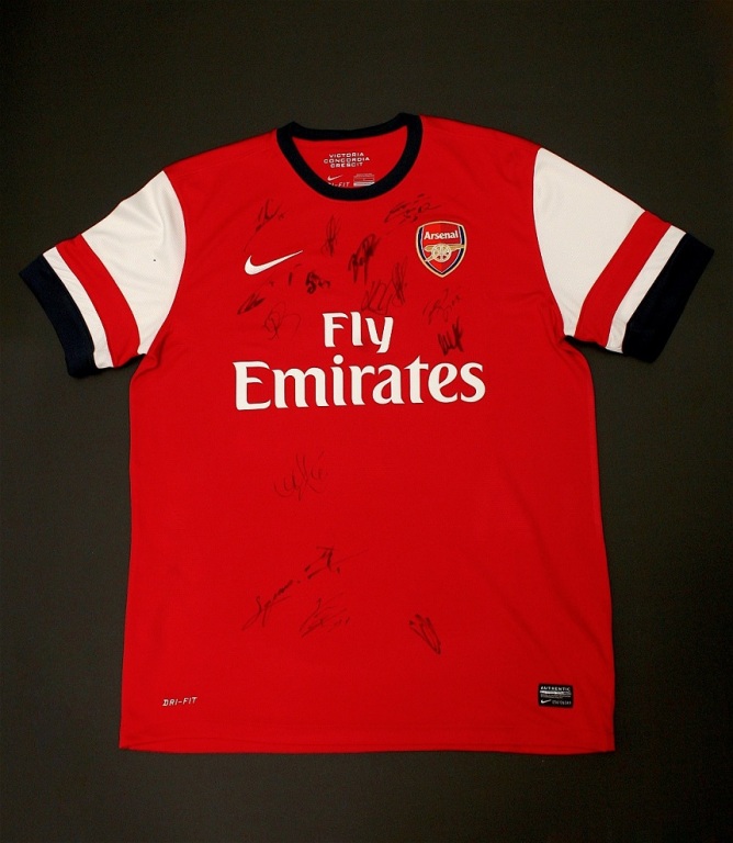 Koszulka AUTHENTIC Arsenal Londyn z autografami !!